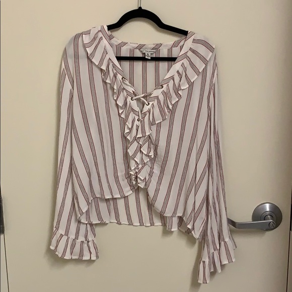 American Eagle Outfitters Tops - Cropped ruffle American Eagle top